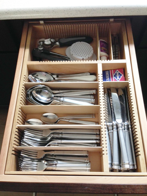 flatware organizer for a narrow drawer